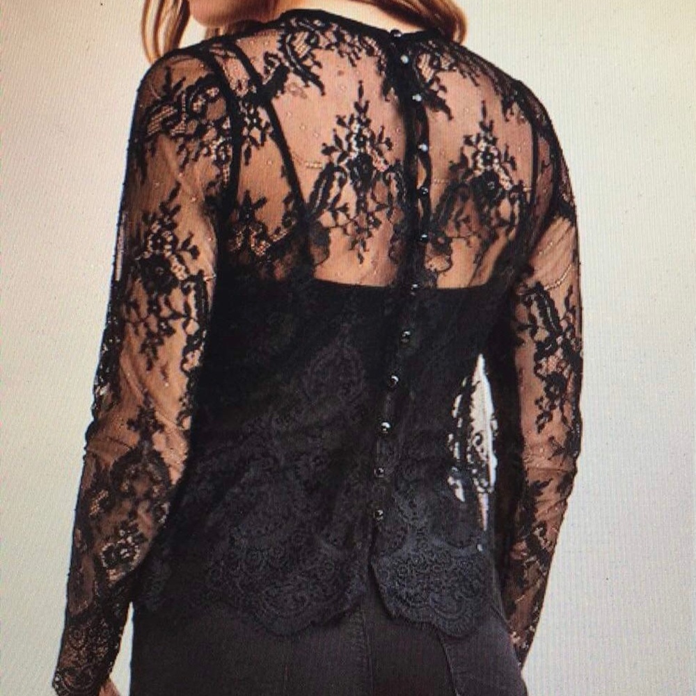 Longsleeve lace top with button-up back